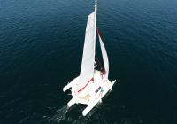 mast top flatten stor sejl på trimaran sejlbåd